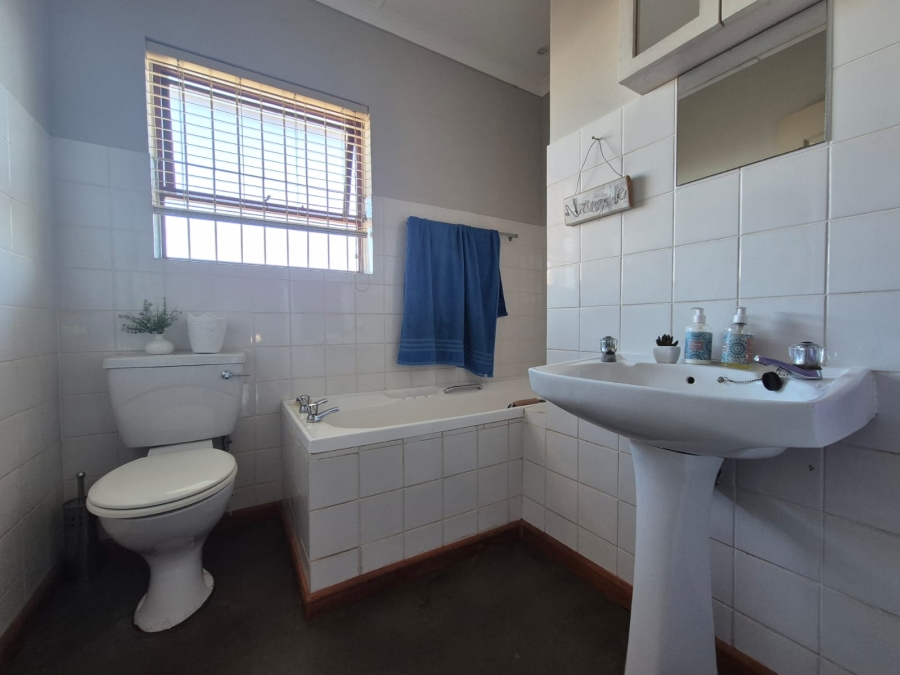 3 Bedroom Property for Sale in Wavecrest Eastern Cape